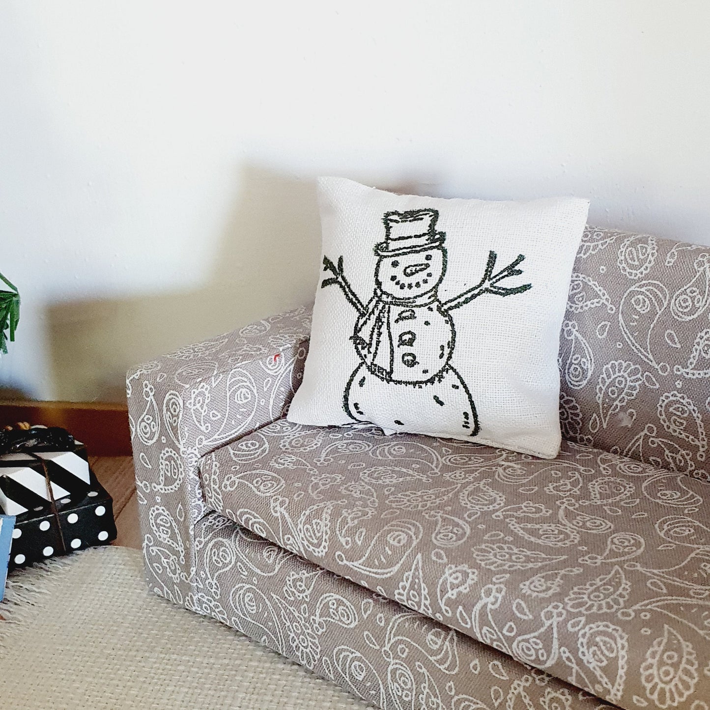 Dolls house Christmas Snowman Cushion, 12th scale cushions, miniature cushion