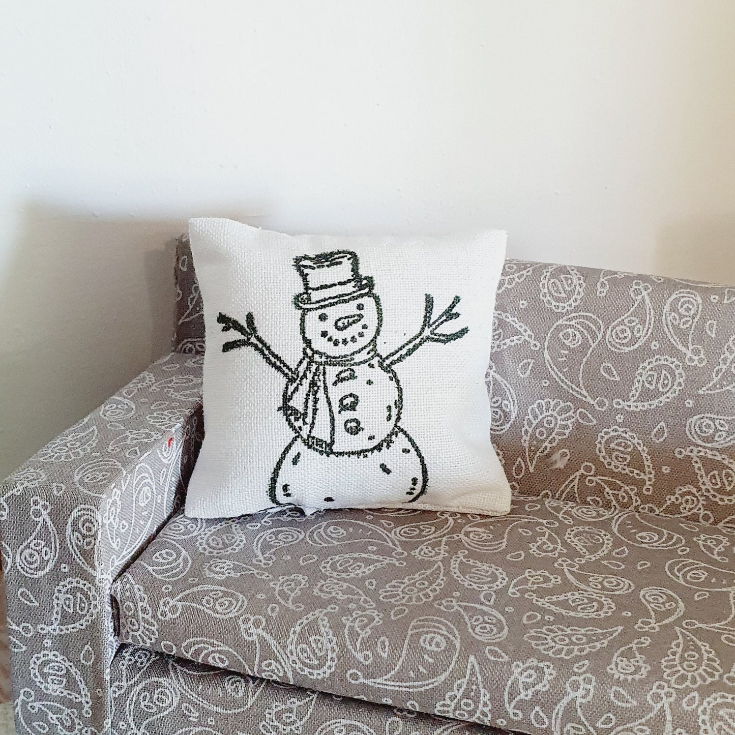 Dolls house Christmas Snowman Cushion, 12th scale cushions, miniature cushion