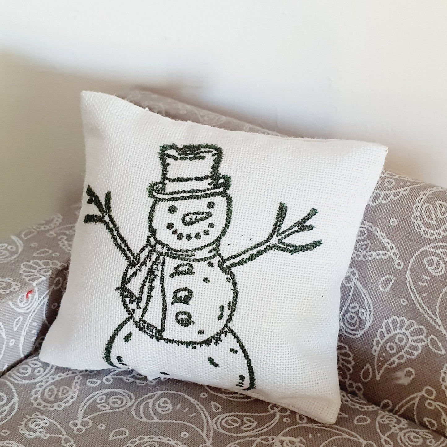 Dolls house Christmas Snowman Cushion, 12th scale cushions, miniature cushion
