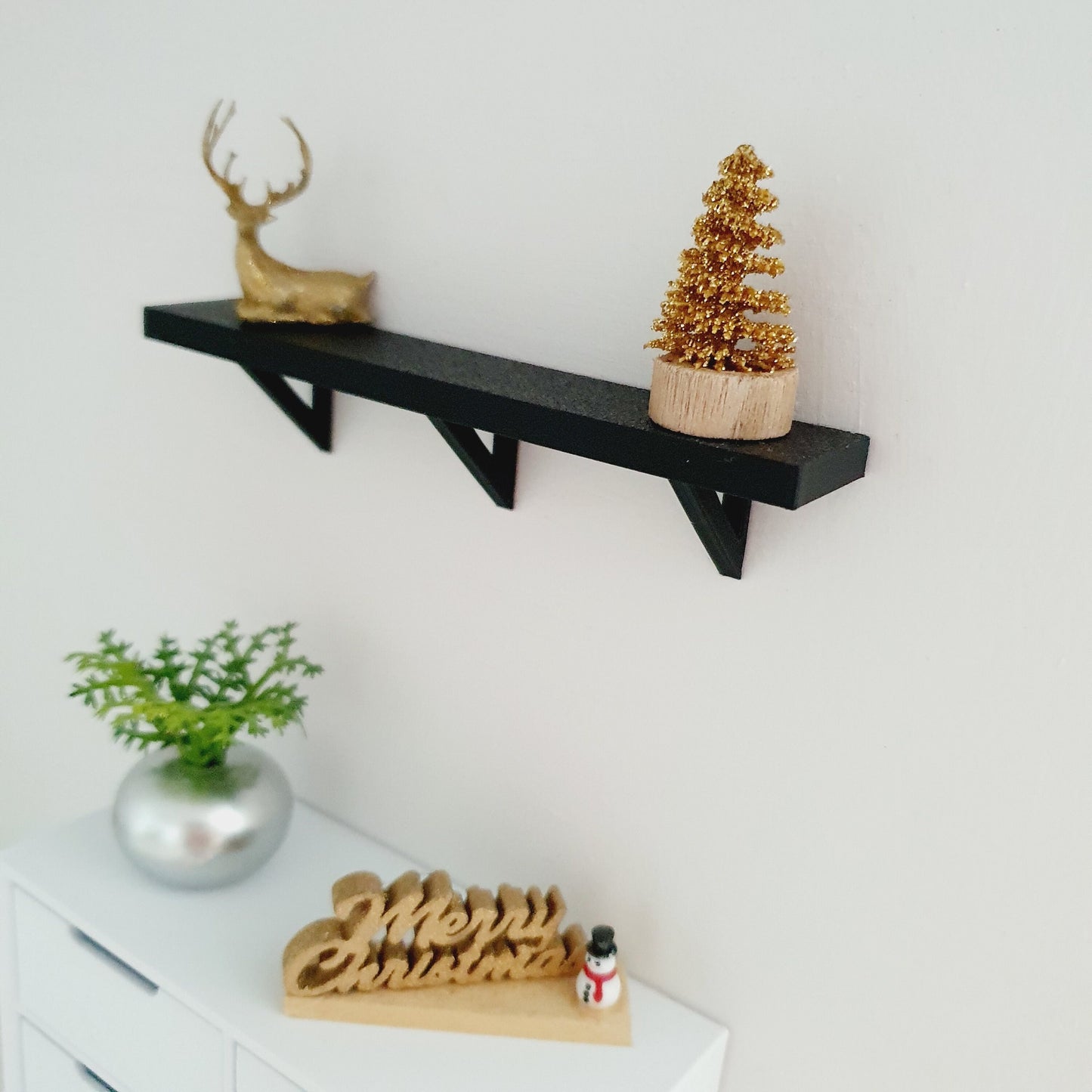 Dolls House Shelf with Brackets | Choice of Colours | 1:12 Scale