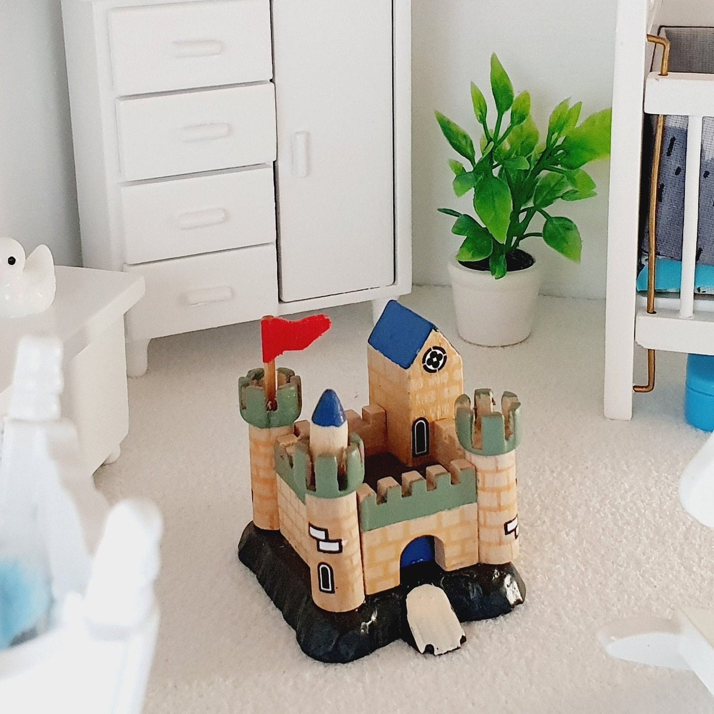 Dolls House Toy Castle | Miniature Castle Fort | 1:12 Scale Dollhouse Accessory