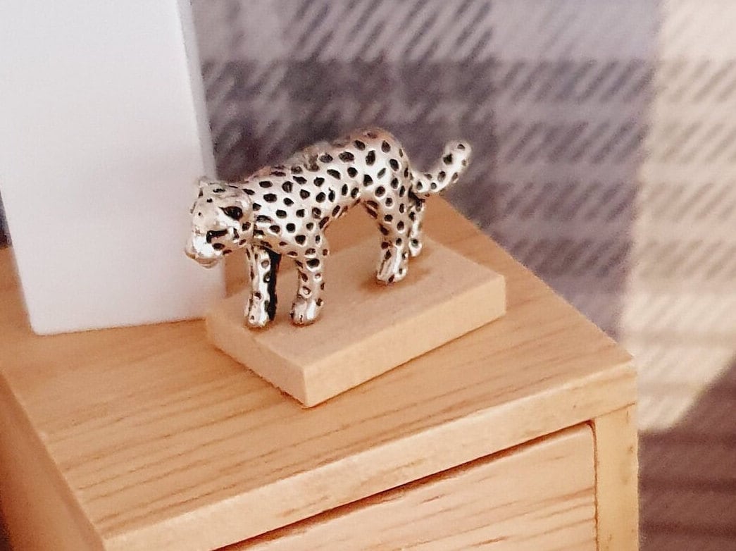 Leopard Ornament Dolls house 1:12th Scale leopard Miniature Ornament