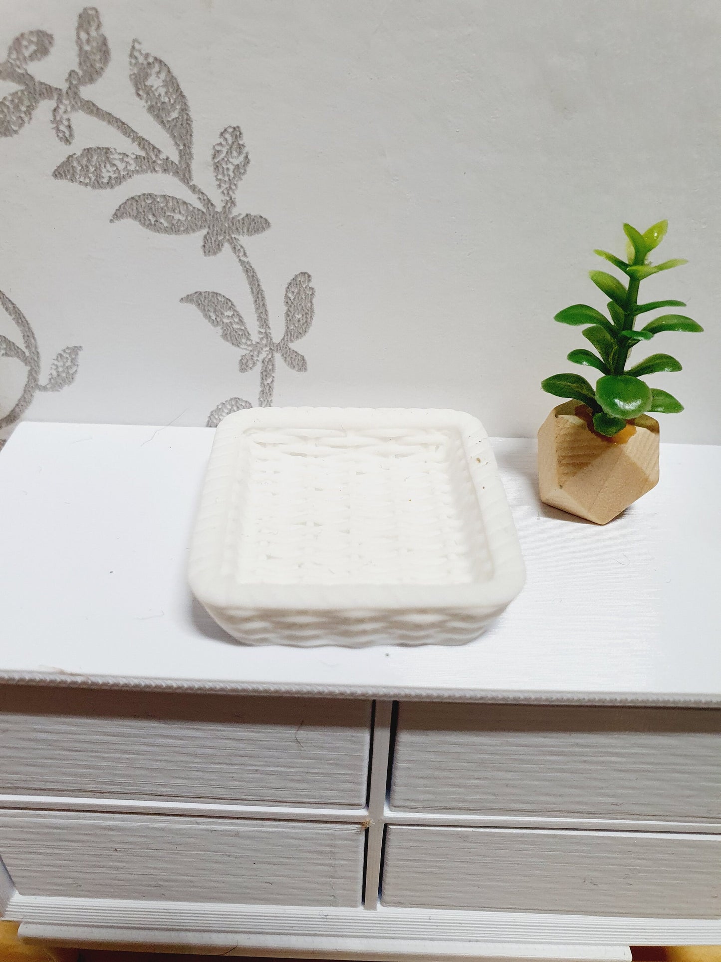 Dolls House Modern Rattan Tray | Choice of Colours | 1:12 Scale Miniature Accessory