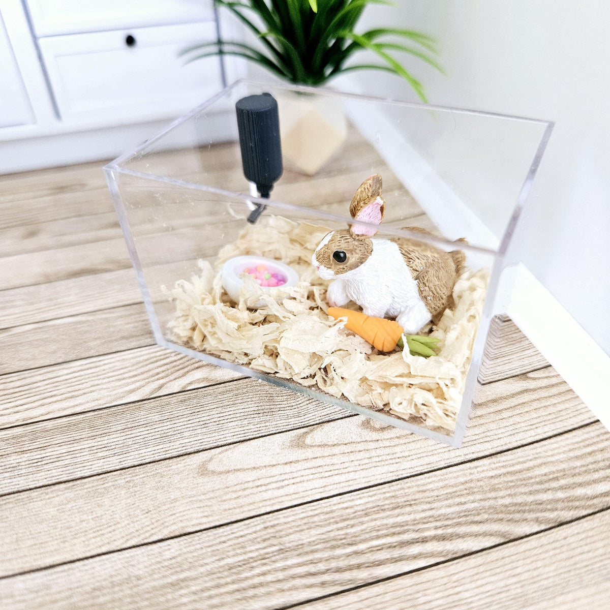 Dolls House Indoor Rabbit Cage with Sawdust, Food, Water Bottle, 12th Scale, Miniature Rabbit