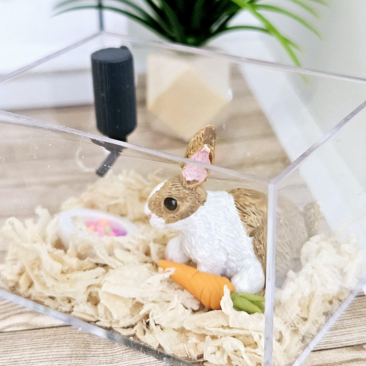 Dolls House Indoor Rabbit Cage with Sawdust, Food, Water Bottle, 12th Scale, Miniature Rabbit