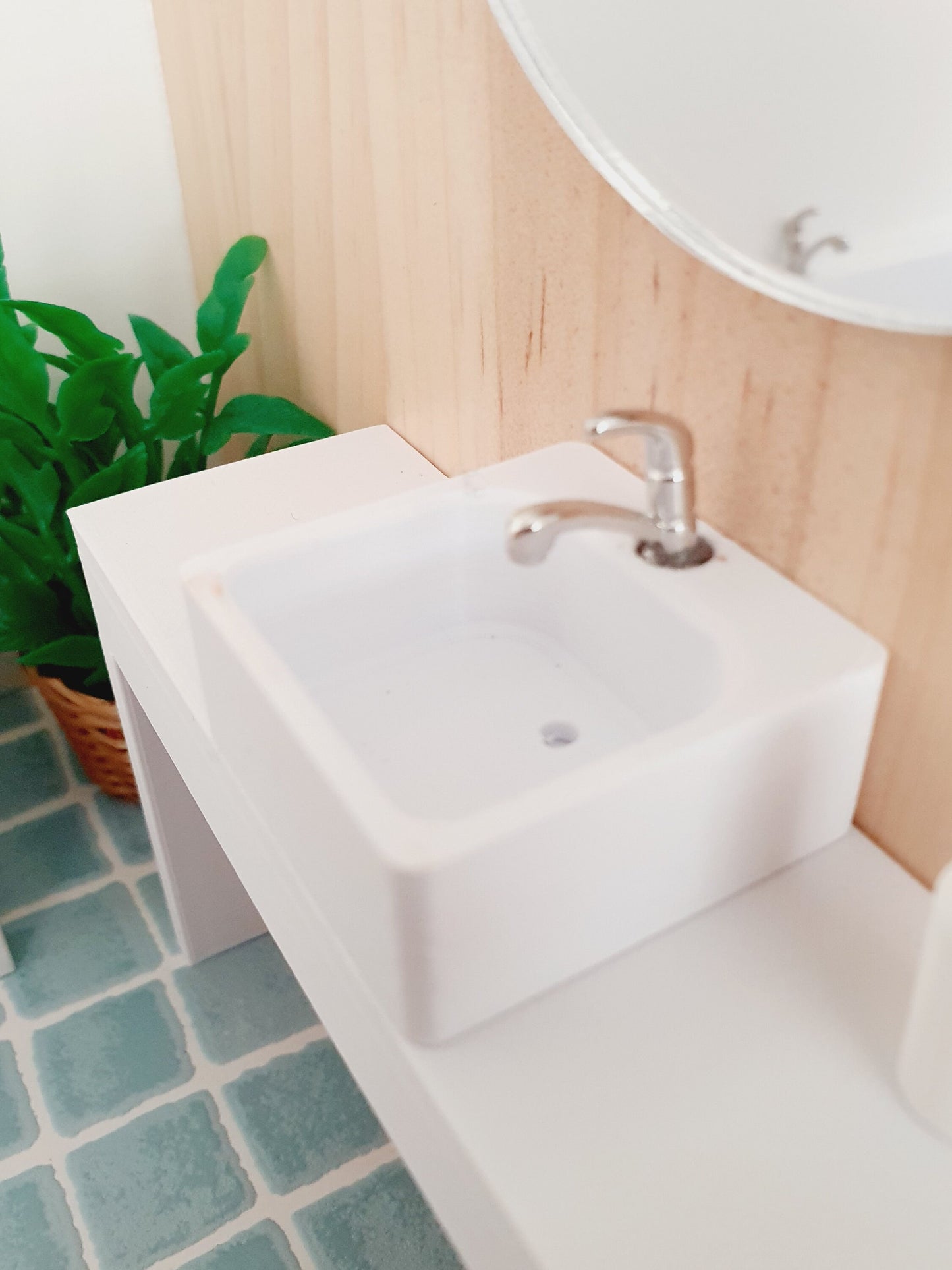 Dolls House Modern Vanity Stand with 1X White Round or Square Sink  1:12th Scale, Miniature Vanity Unit (VA-BB)