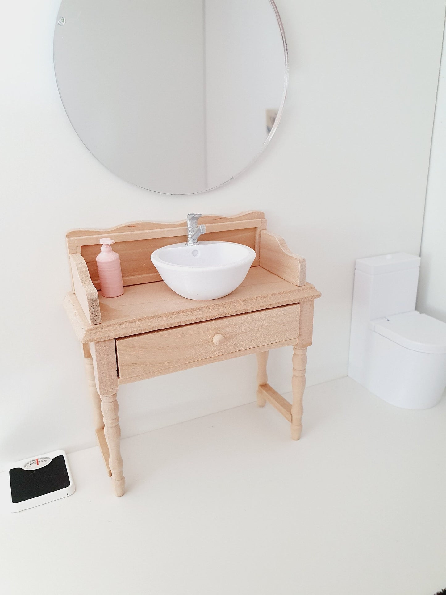 Dolls House Modern Wooden Vanity Stand with 1x White Round Sink and a large round mirror 1:12th Scale, Miniature Vanity Unit (VAW-1)