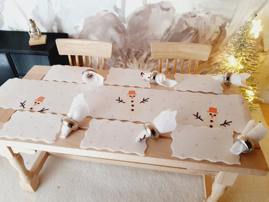 Dolls House Christmas Snowman Table Place Setting Set, Table Runner, Place Mats & Napkins, Set of 6, Miniature Table Place, 1:12