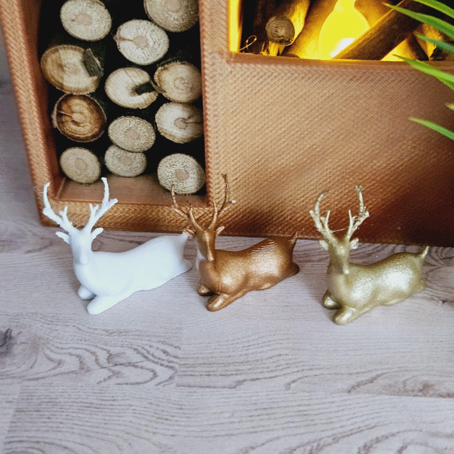 Dolls House 1x Christmas Reindeer/Stag, Christmas Ornaments, 1:12th Scale, Miniature Ornaments