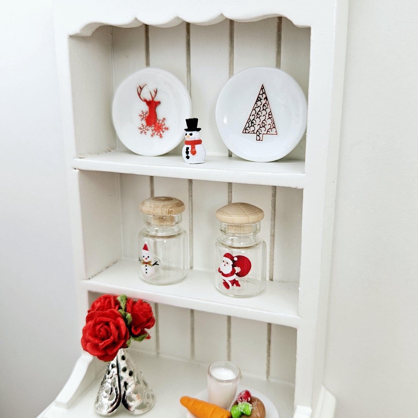 Dolls House Christmas White Wooden Dresser with 2 opening drawers and accessories, 1:12th Scale, Miniature Christmas Dresser