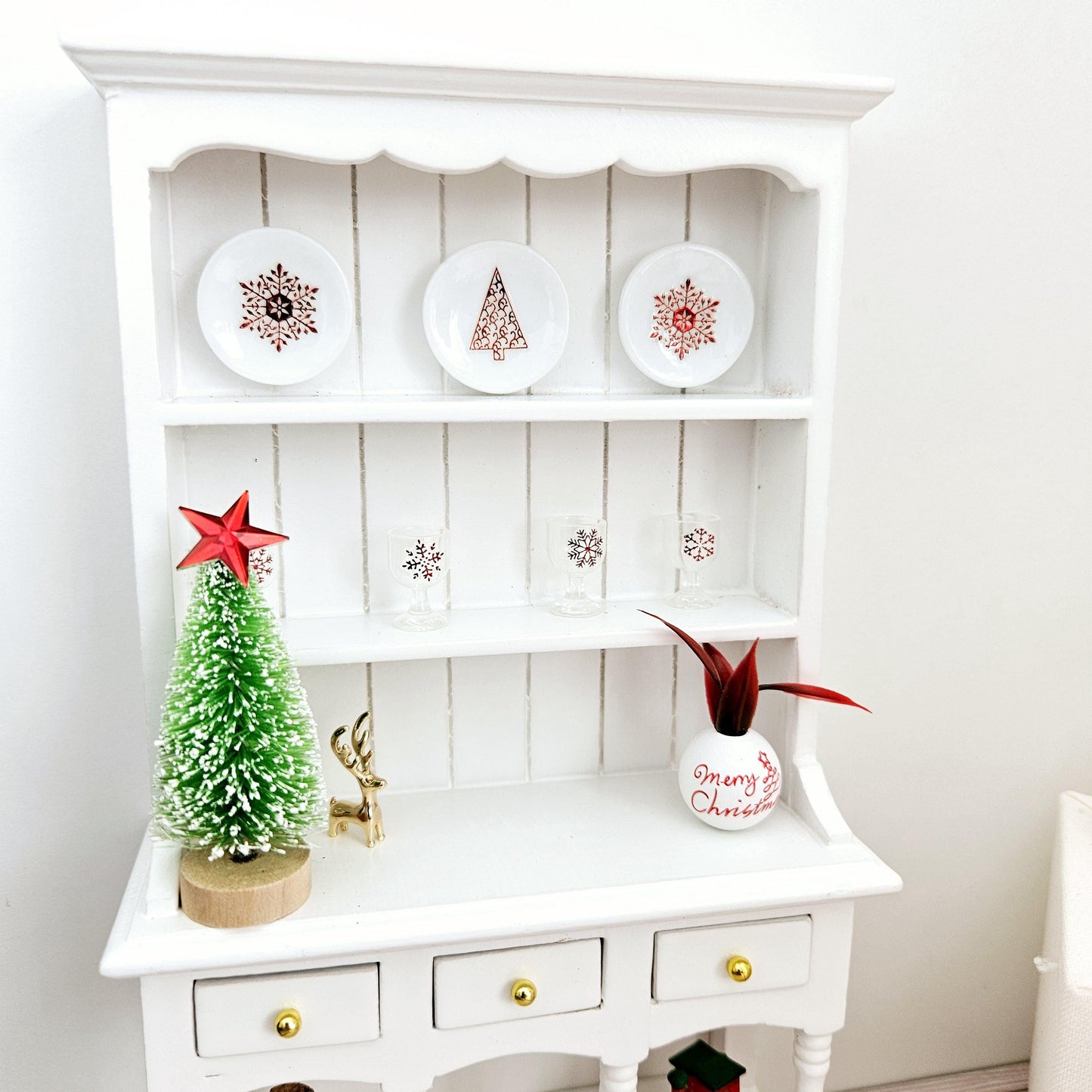 Dolls House Christmas White Wooden Dresser with 3 opening drawers and accessories, 1:12th Scale, Miniature Christmas Dresser