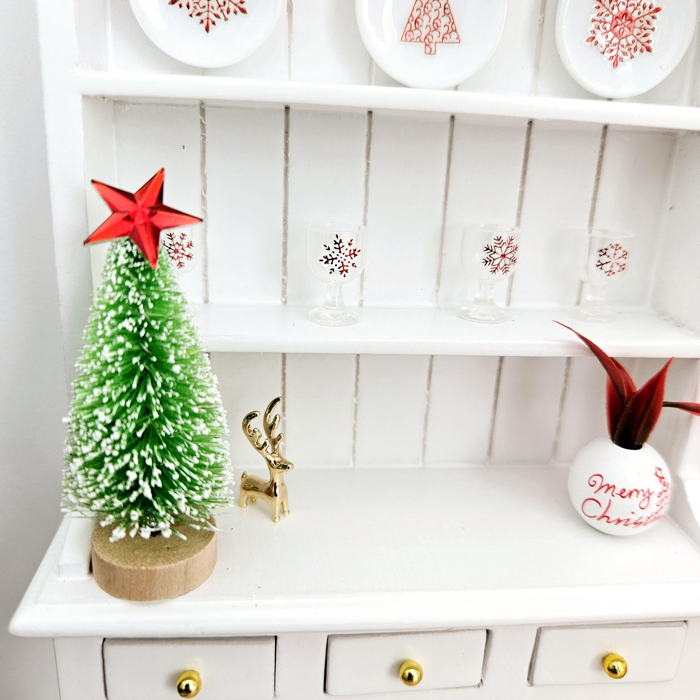 Dolls House Christmas White Wooden Dresser with 3 opening drawers and accessories, 1:12th Scale, Miniature Christmas Dresser