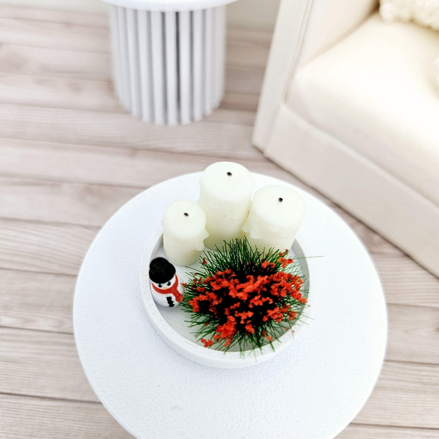 Dolls House Christmas Coloured tray ornament with 3x candles, red plant & a tiny snowman, 12th scale, miniature ornament