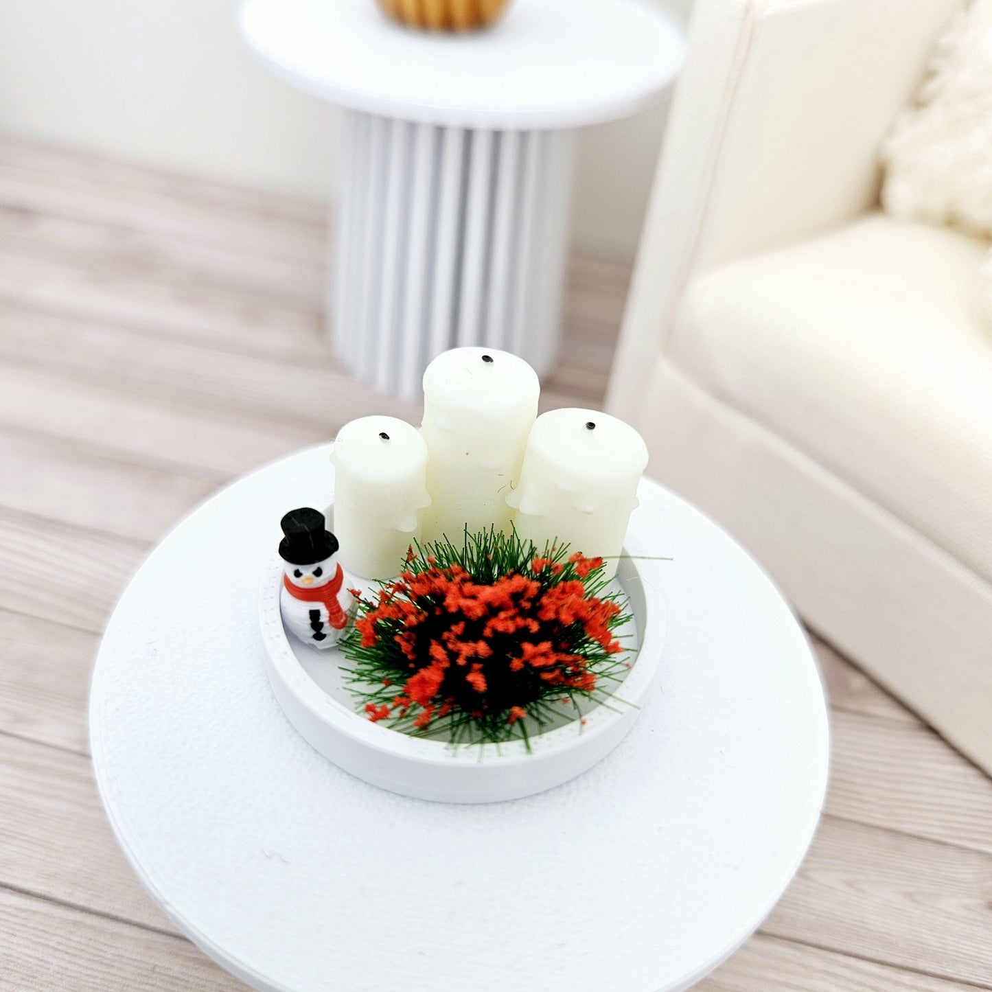 Dolls House Christmas Coloured tray ornament with 3x candles, red plant & a tiny snowman, 12th scale, miniature ornament