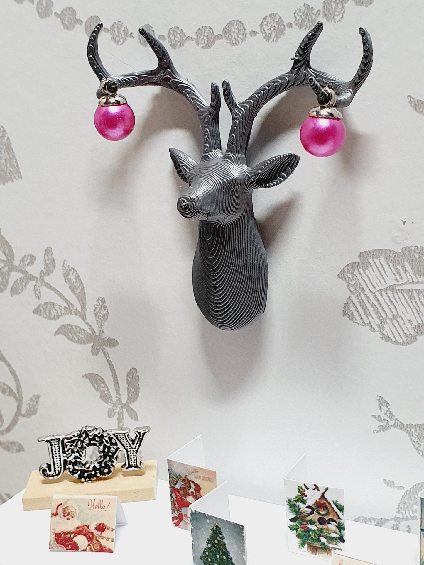 Dolls House Christmas Reindeer/Stag with 2x Baubles, Choice of Colours, 12th Scale, Miniature reindeer/stag