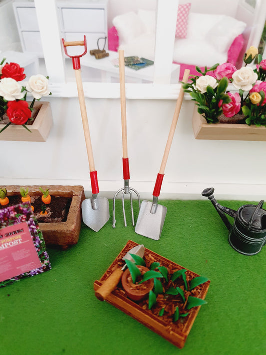 Dolls House Gardening Tools, Miniature Tools, 12th Scale, Garden