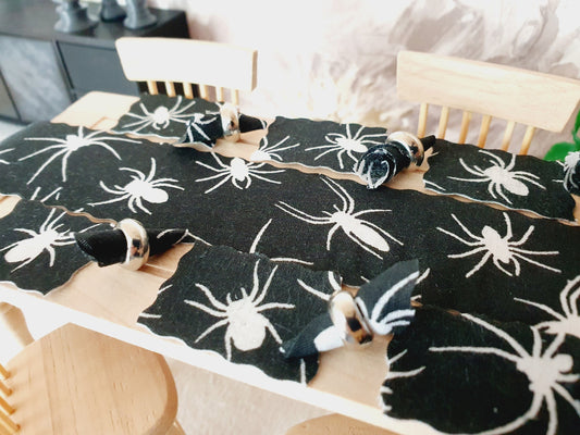 Dolls House Halloween Spider Table Place Setting Set, Table Runner, Place Mats & Napkins, Set of 6, Miniature Table Place, 1:12