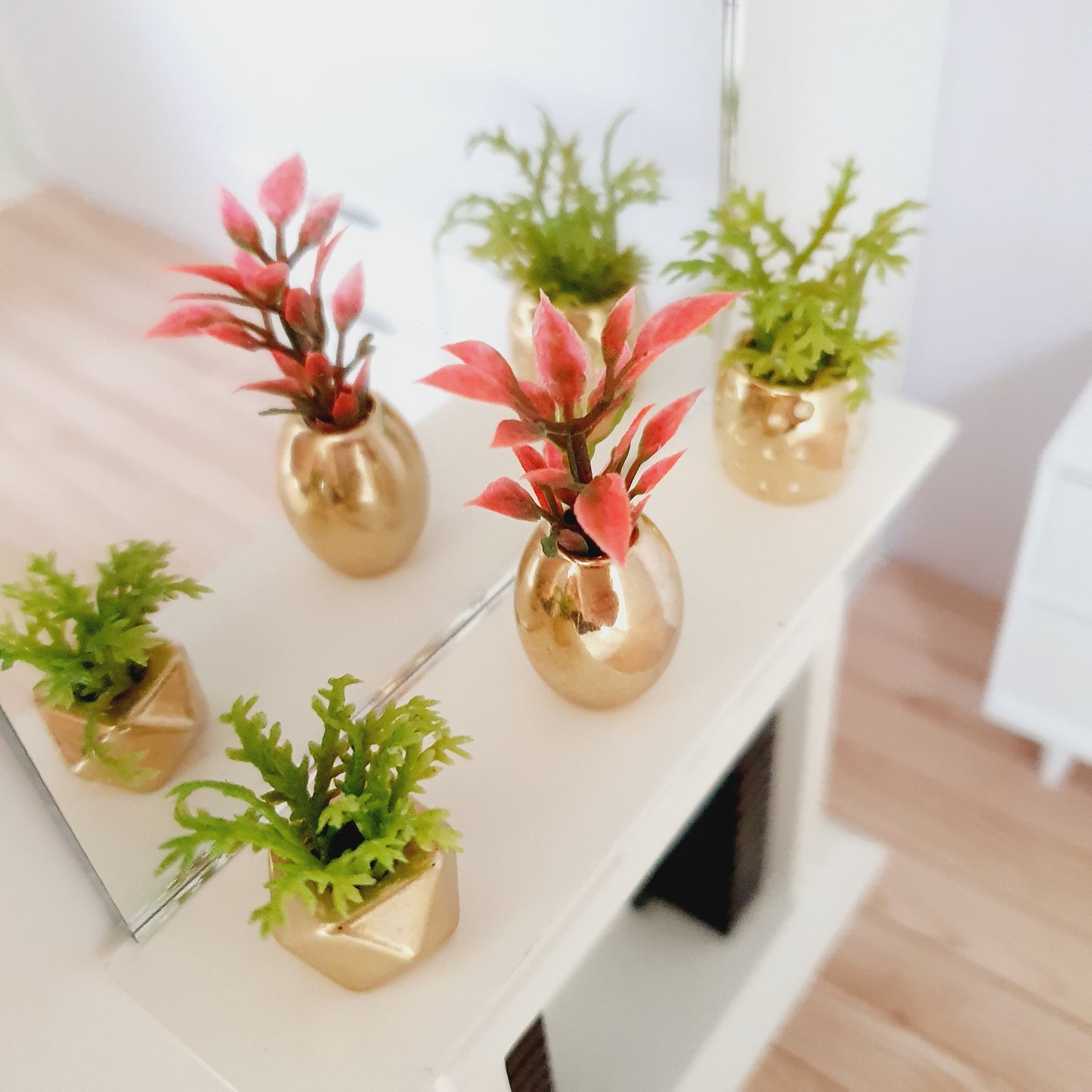 Dolls House Set of 3 Gold or Silver Plant Pots with Green Plant  1:12th Scale, Miniature