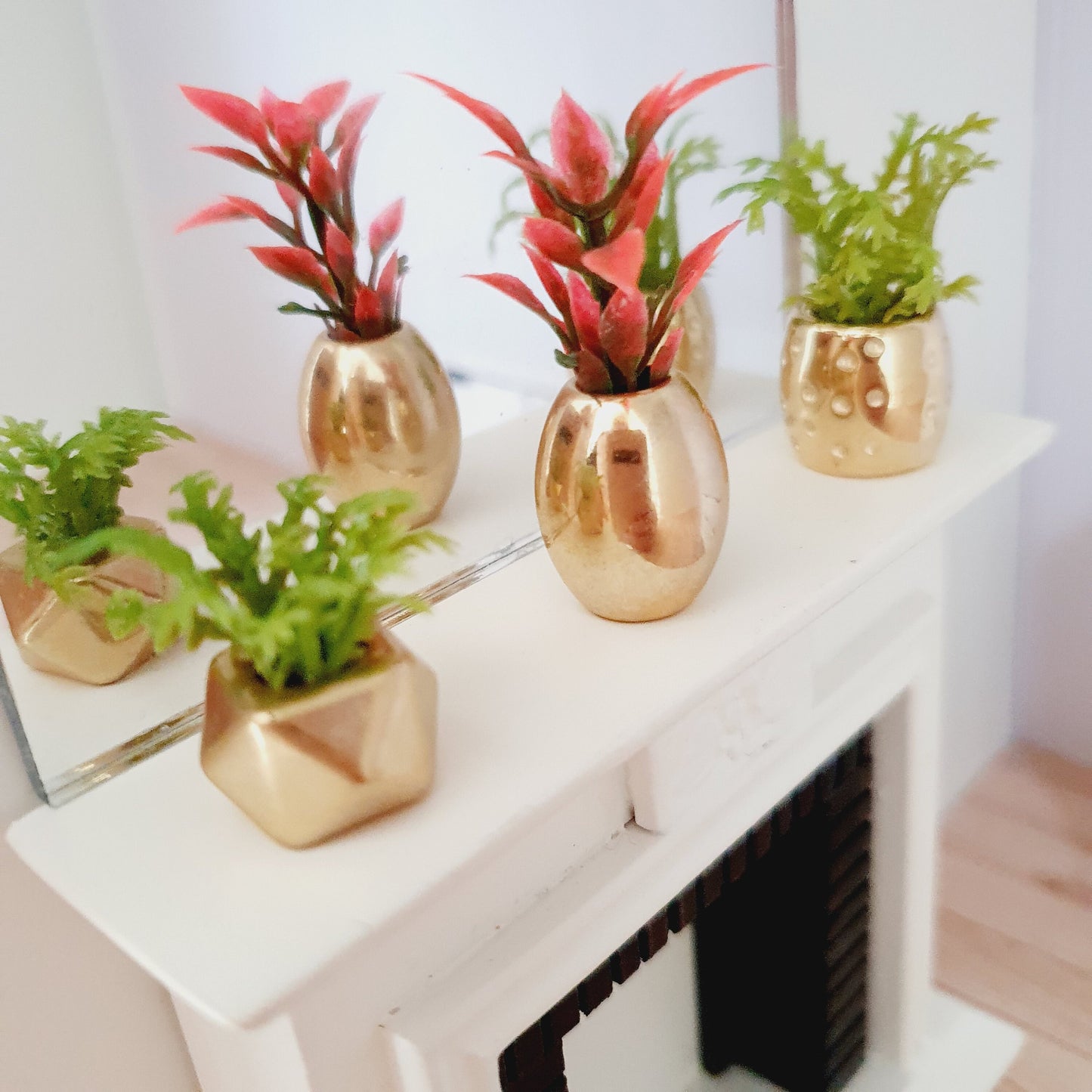 Dolls House Set of 3 Gold or Silver Plant Pots with Green Plant  1:12th Scale, Miniature
