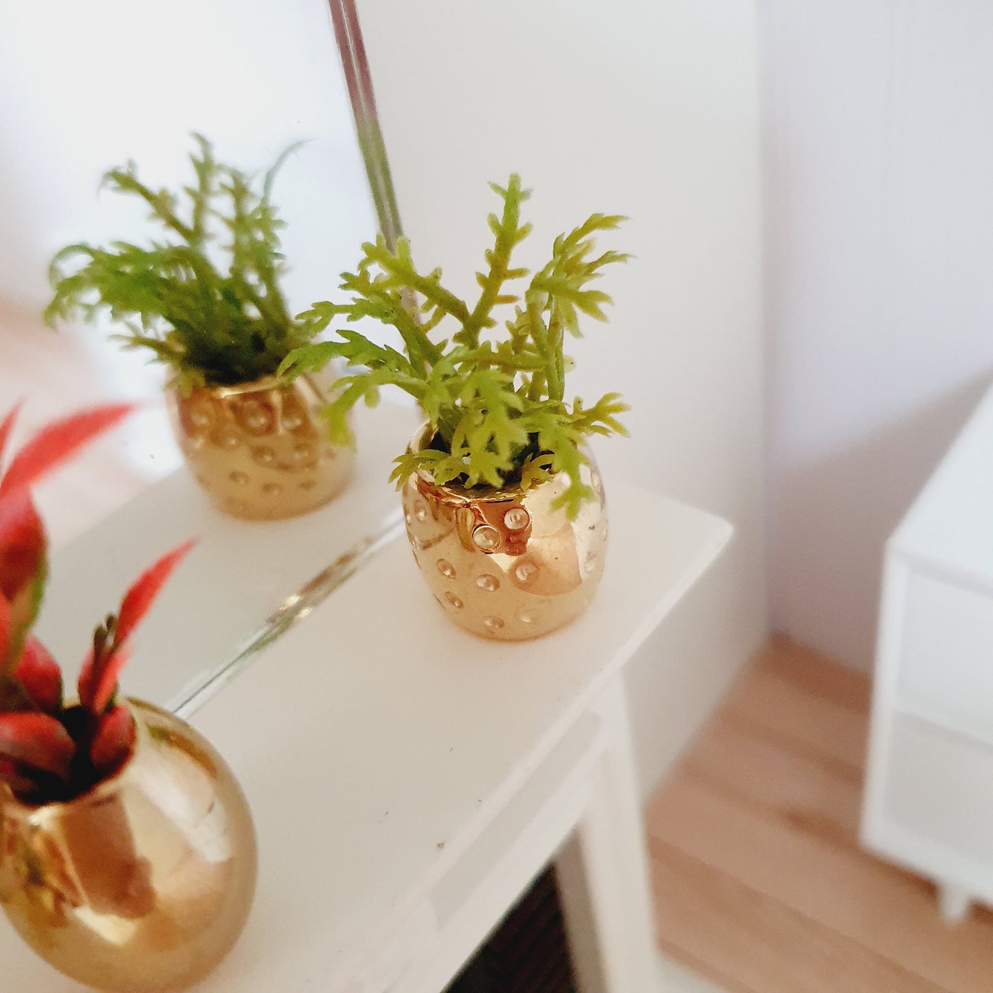 Dolls House Set of 3 Gold or Silver Plant Pots with Green Plant  1:12th Scale, Miniature