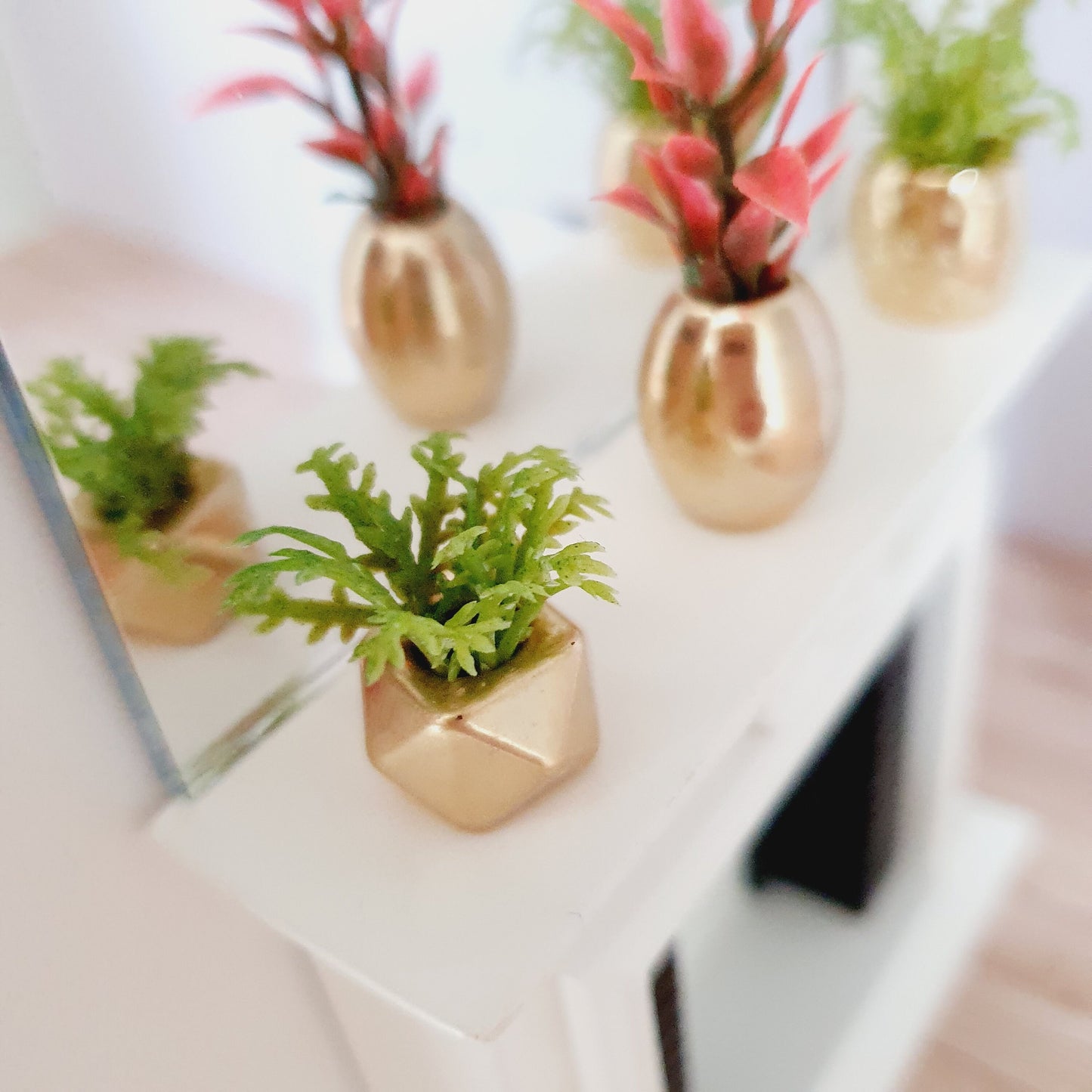 Dolls House Set of 3 Gold or Silver Plant Pots with Green Plant  1:12th Scale, Miniature
