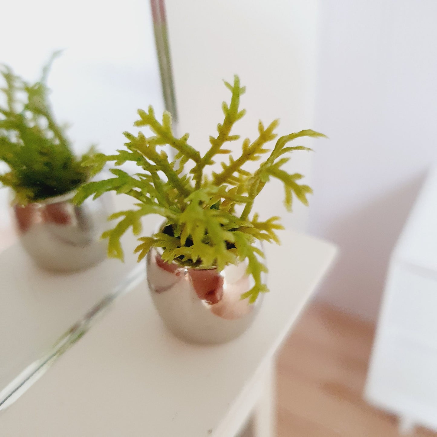 Dolls House Silver Plant Pot with Green Plant  1:12th Scale, Miniature