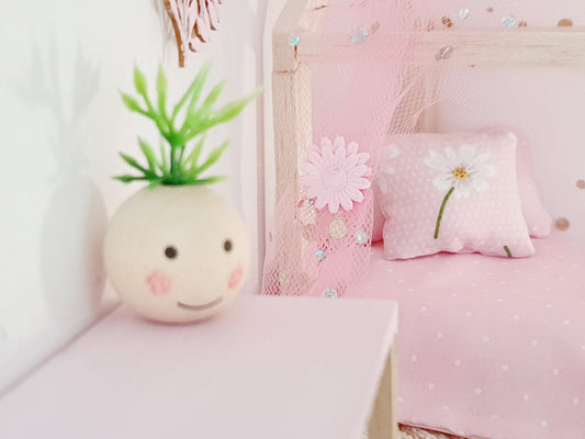 Dolls House Lovely Wooden Happy Face Plant Pot with Plant  1:12th Scale, Miniature Pot