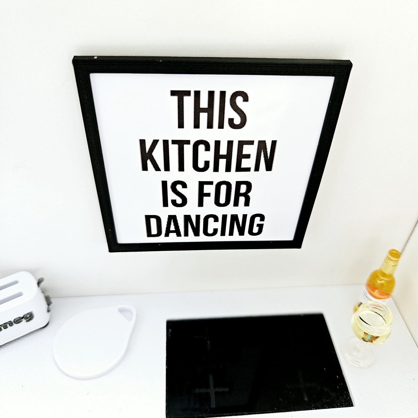 Dolls House Modern Flatscreen Television | Wall Mounted with Remote Control | Choice of Colours | 1:12 Scale Miniature