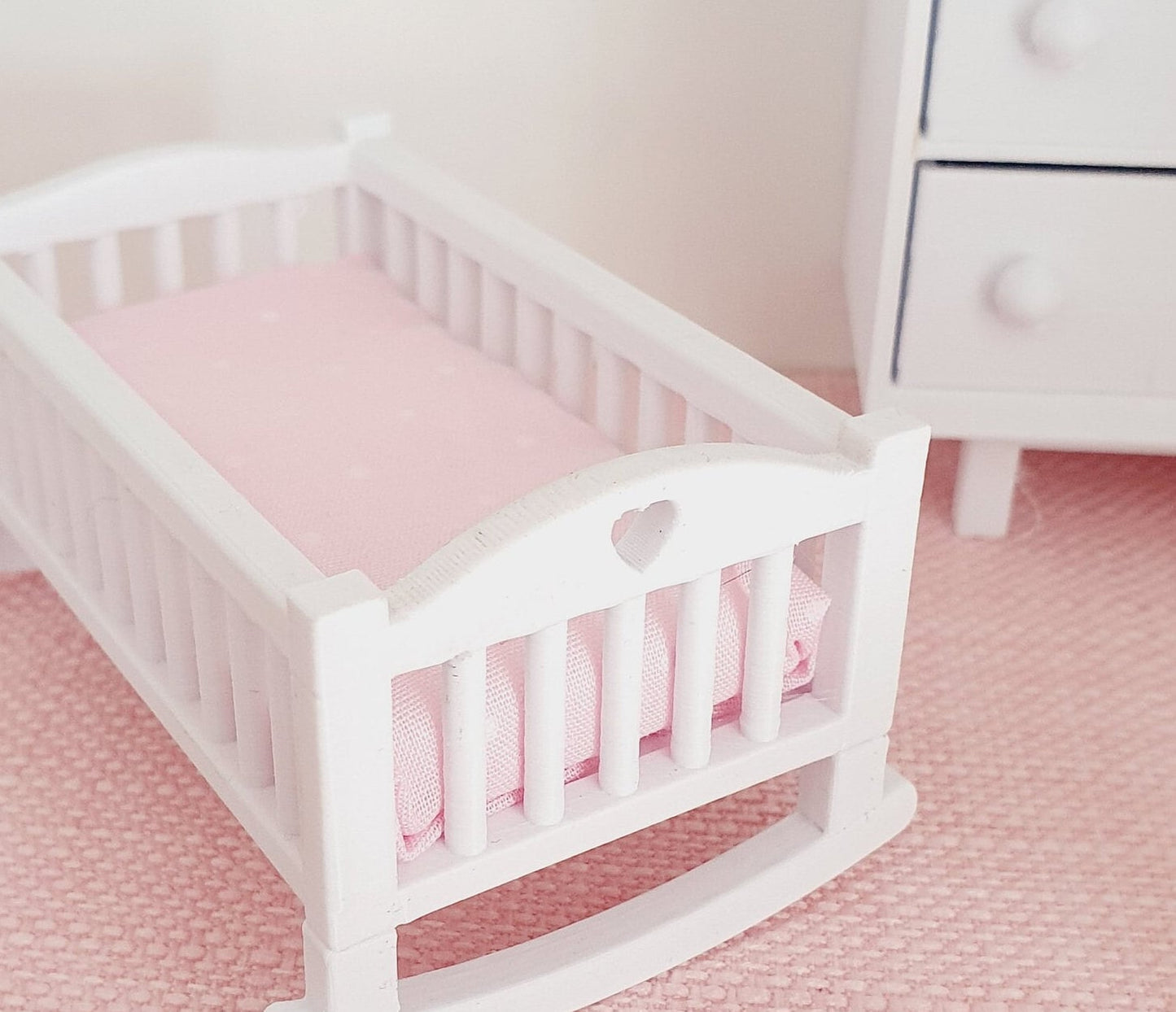Dolls House Modern Baby Crib with polka dot mattress, 1:12th Scale, Miniature Crib, Nursery (CRIB)