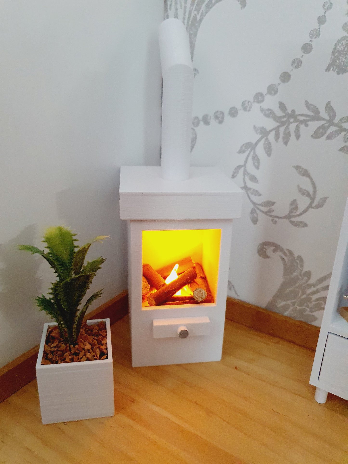 Dolls House Modern White Square Log Fire with Light Up Flame and Wood, 1:12th Scale, Miniature Fire (FIRE7)