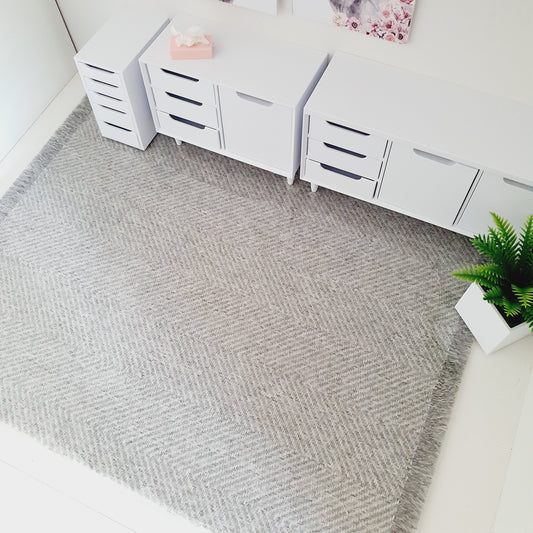 Dolls House Large Light Grey Herringbone Rug  1:12th Scale, Miniature Rug (RUG-EX)