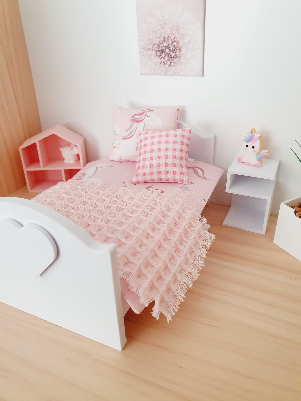 Dolls House Junior Bedding Set – Pink Unicorns, 1:12 Scale