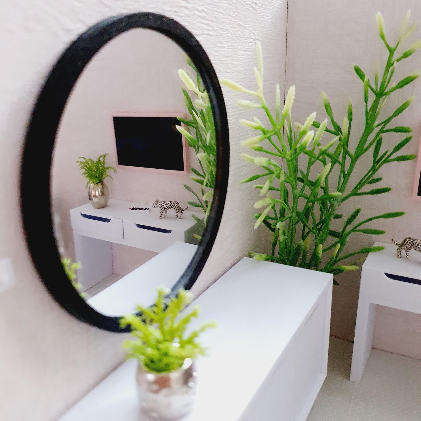 Dolls House Modern 9.3cm Coloured Framed Large Round Mirror, Miniature Mirror, 12th Scale Mirror