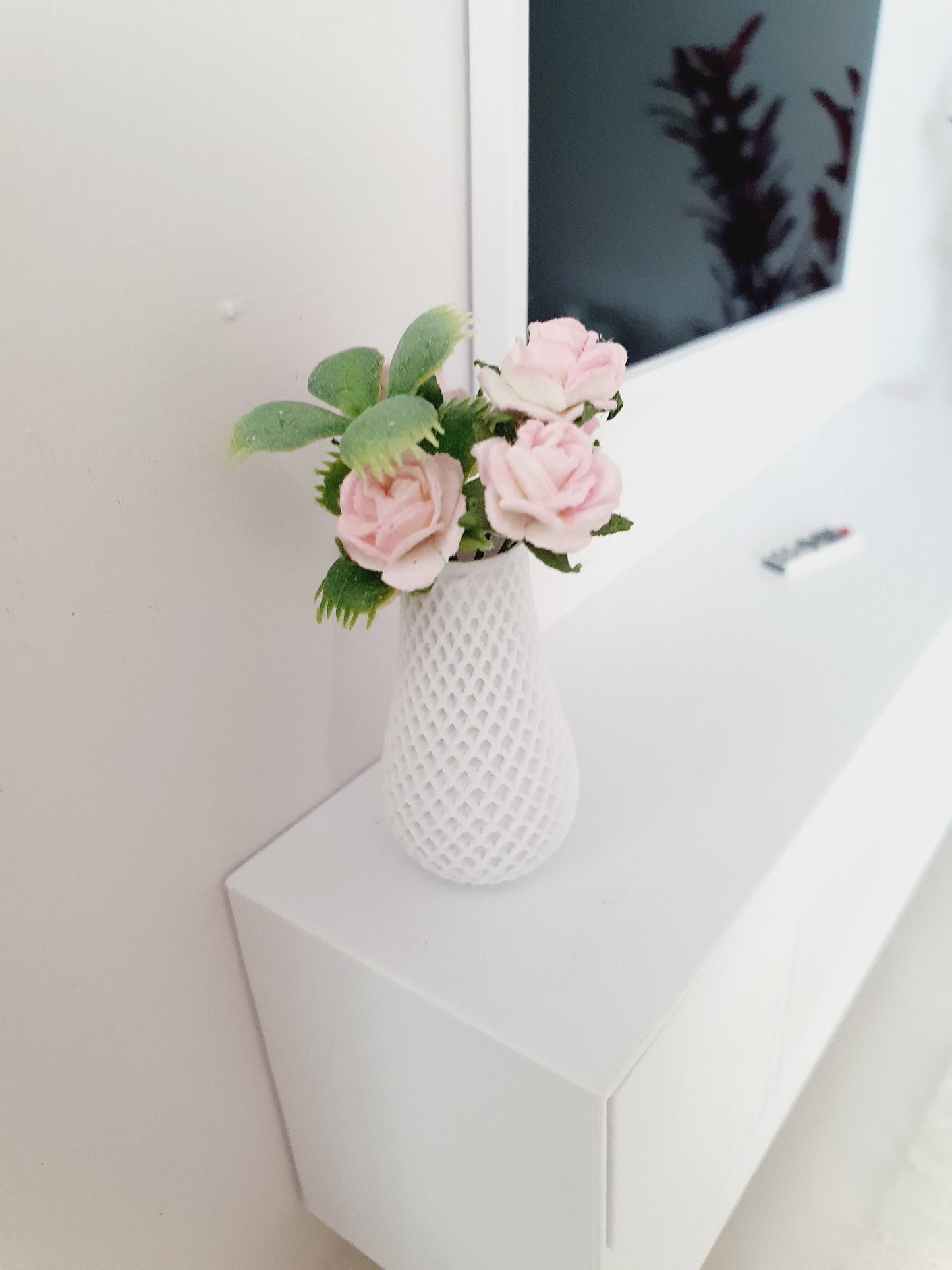 Dolls House Pink Roses | Coloured Vase | 1:12 Scale Miniature Flowers