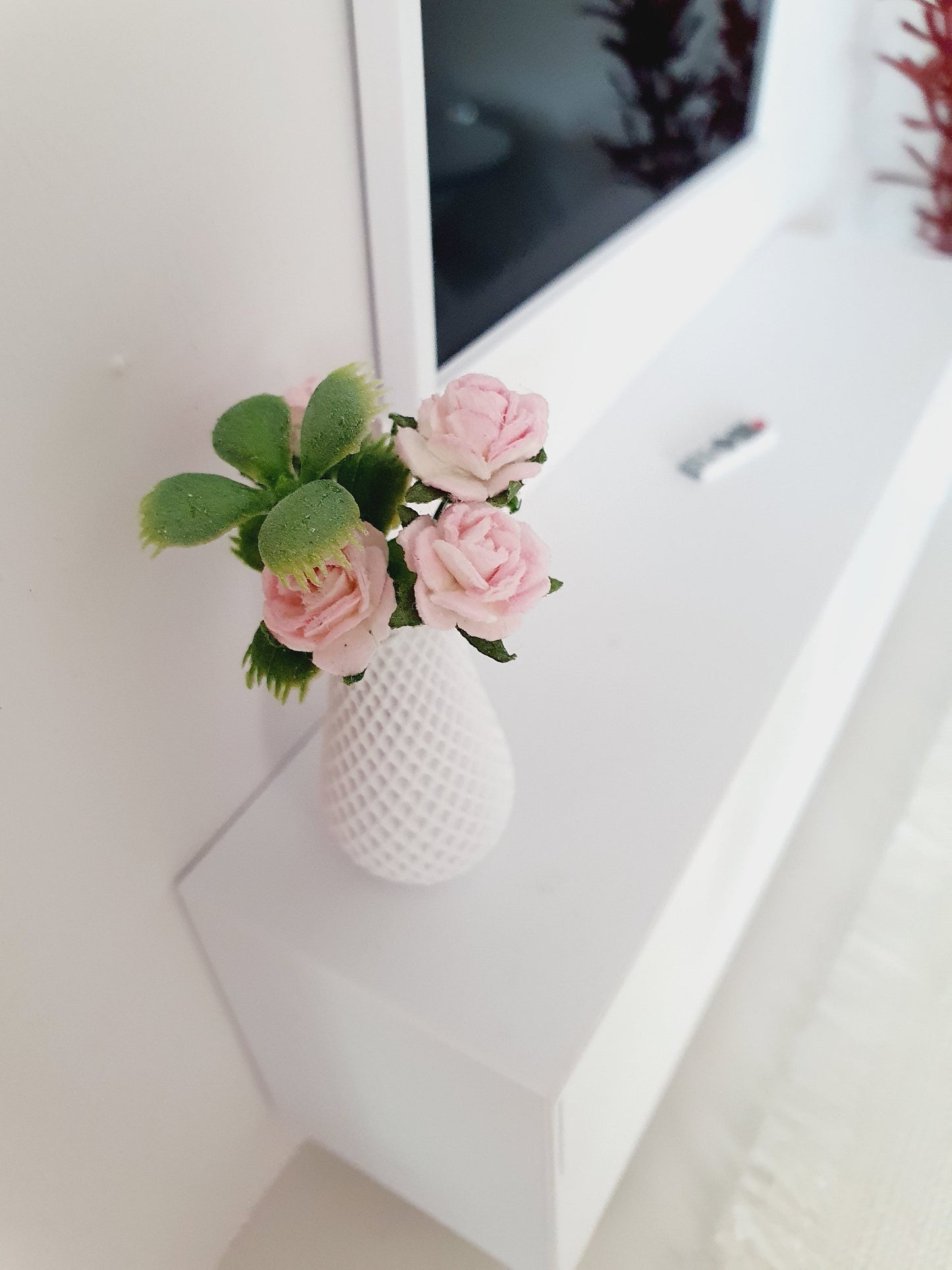 Dolls House Pink Roses | Coloured Vase | 1:12 Scale Miniature Flowers