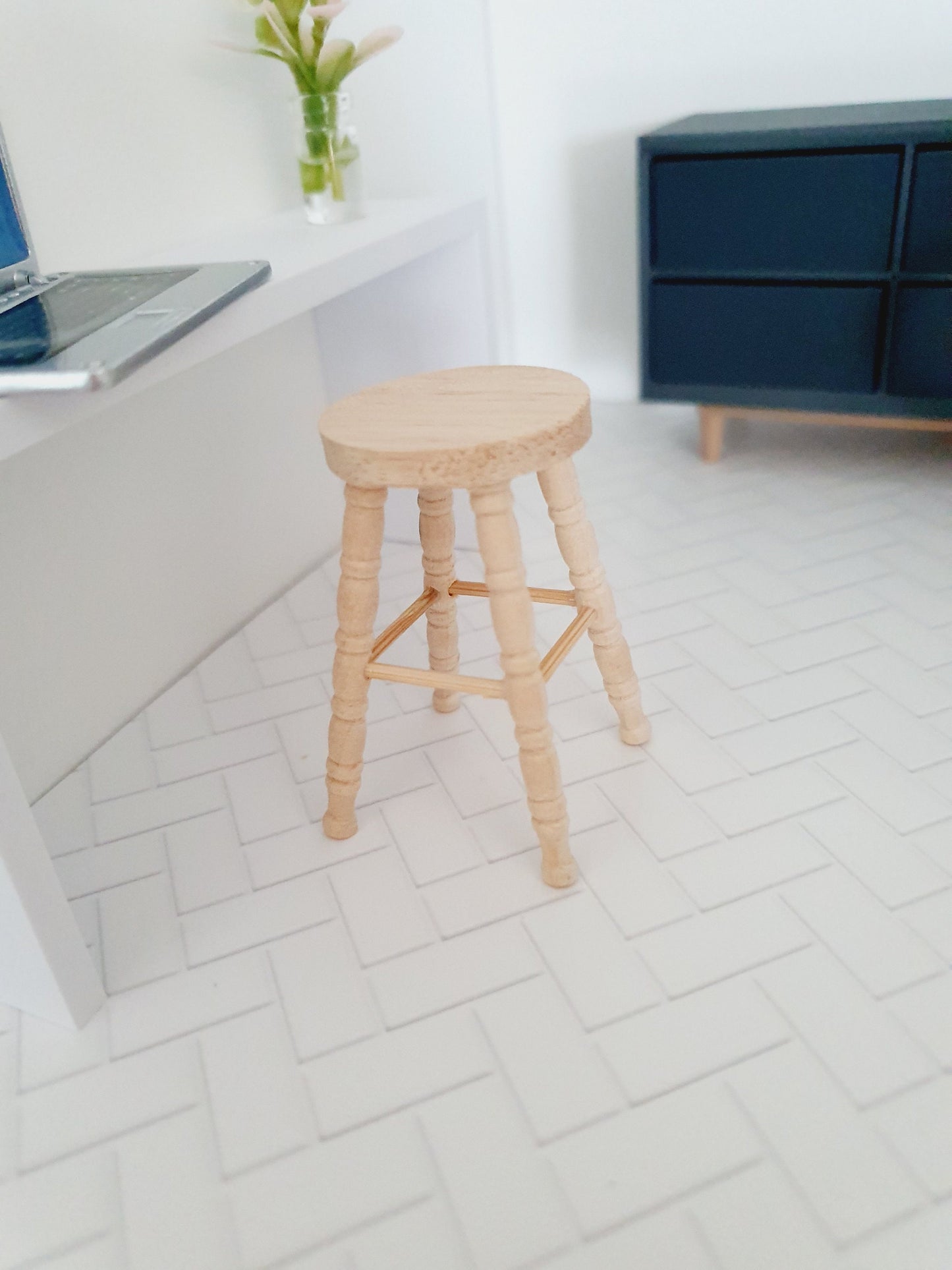 Dolls House 2x Wooden Bar Stools,  1:12th Scale, Miniature Bar Stool (K-BS2)