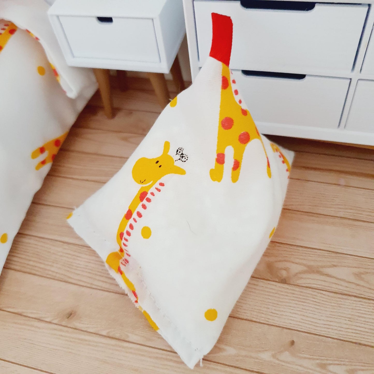 Dolls house Cute Giraffe Bean Bag Chair, 1:12 Scale, Miniature Bean Bag