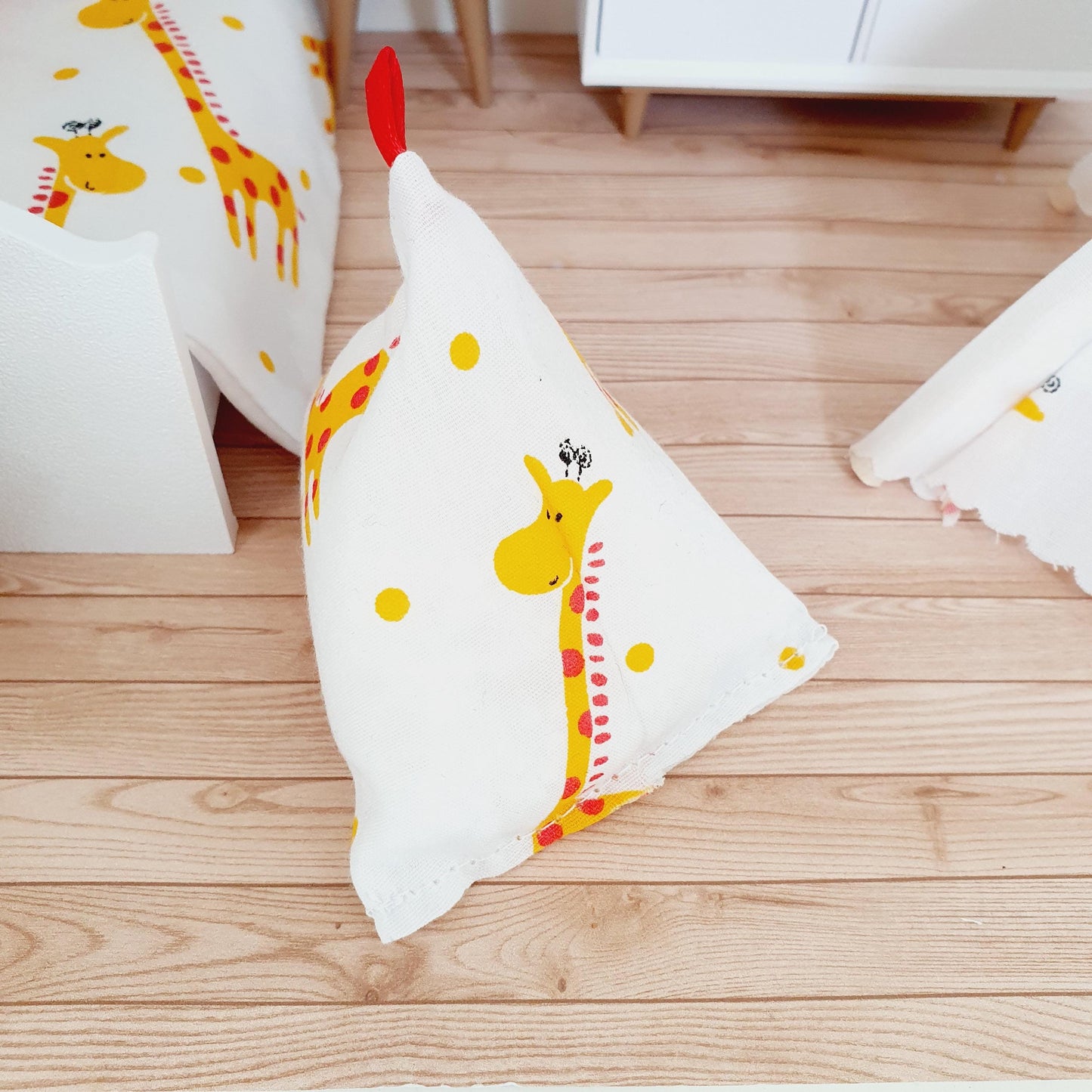 Dolls house Cute Giraffe Bean Bag Chair, 1:12 Scale, Miniature Bean Bag