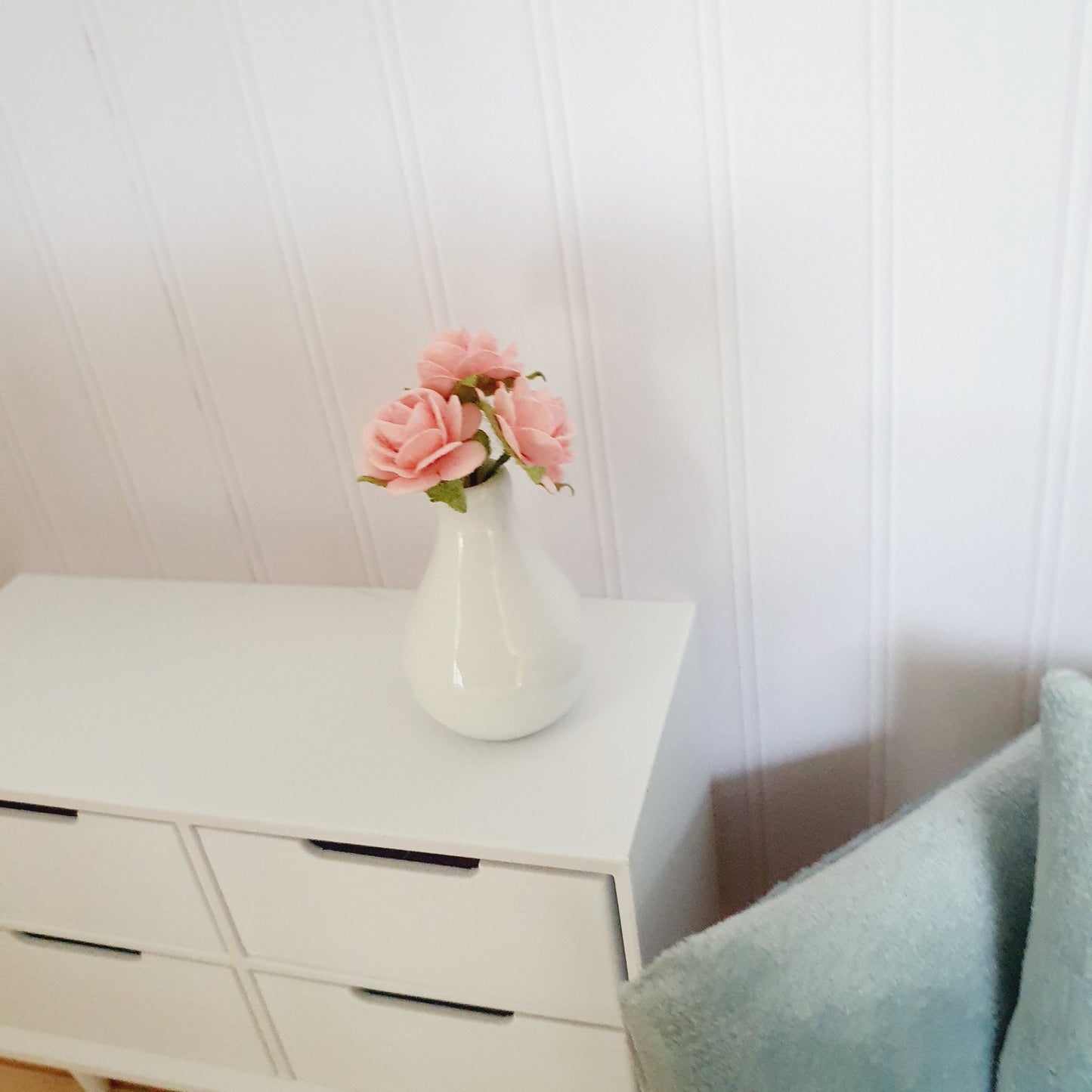 Dolls House Roses in White Vase | Pink Miniature Flowers | 1:12 Scale