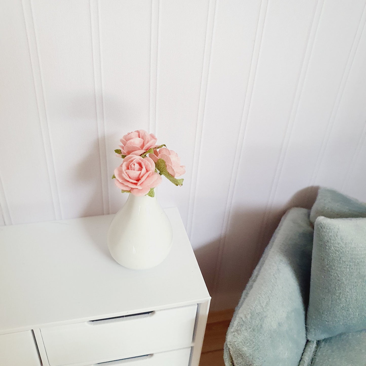 Dolls House Roses in White Vase | Pink Miniature Flowers | 1:12 Scale