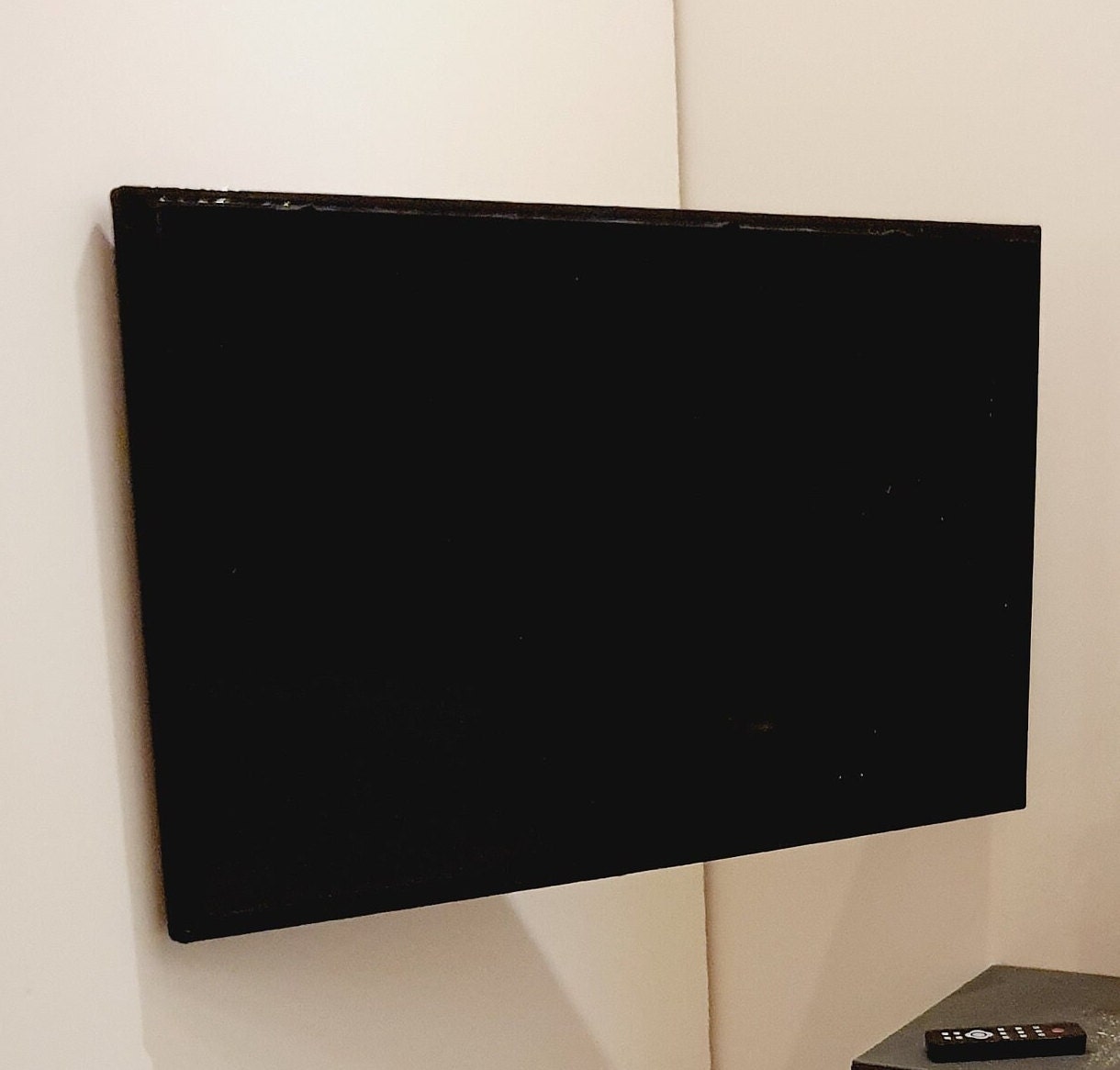 Dolls House Modern Flatscreen Television with Articulating Wall Mount that you can move, with remote control, Miniature TV (TVWM)