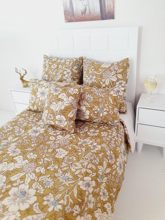 SALE!! Dolls house 6 piece set, Double bedding, Floral print, 12th scale bedding, miniature bed set