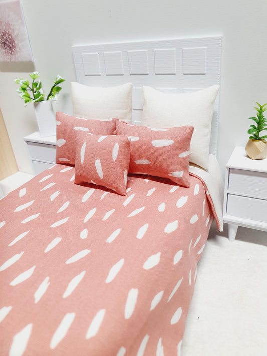 SALE!! Dolls house 6 piece set, Double bedding, leaf print, 12th scale bedding, miniature bed set