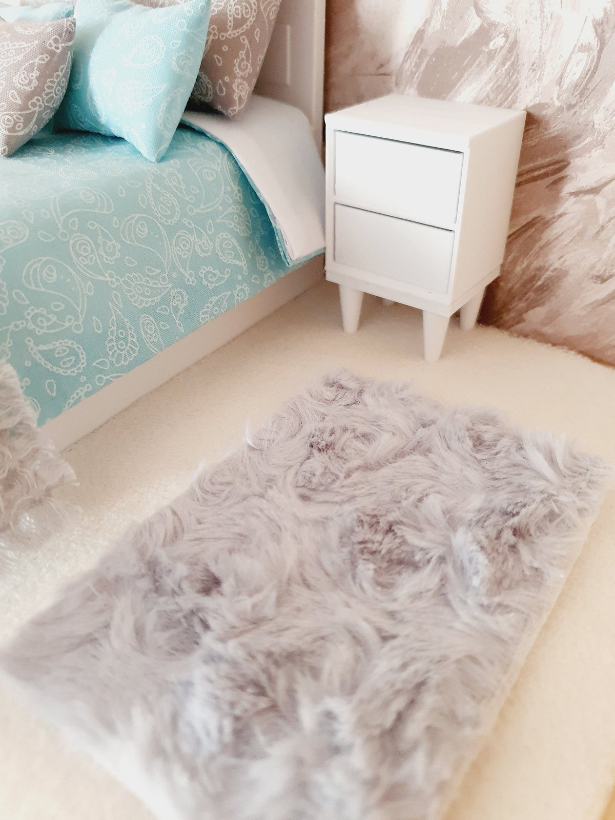 Small Grey/Beige Fur Rug – alternate view 3 | 1:12 scale dolls house miniature