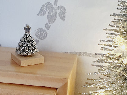 Christmas Ornament on Wooden Stand – alternate view 6 | 1:12 scale dolls house miniature