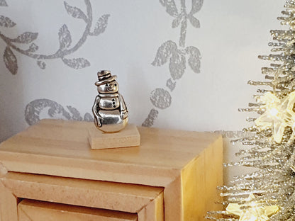Christmas Ornament on Wooden Stand – alternate view 3 | 1:12 scale dolls house miniature