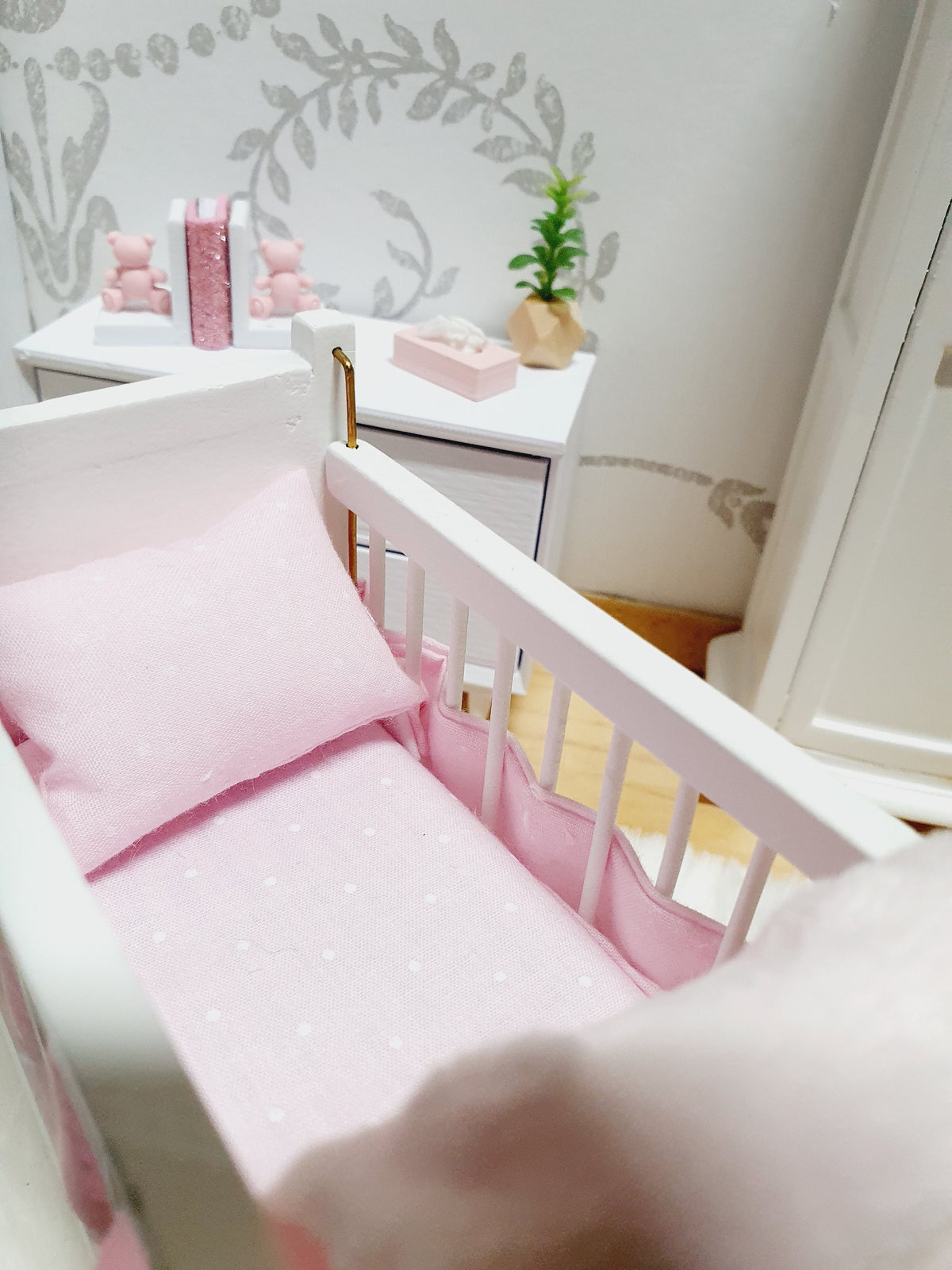 Pink Polka Dot Cot Set with Bumpers – alternate view 3 | 1:12 scale dolls house miniature