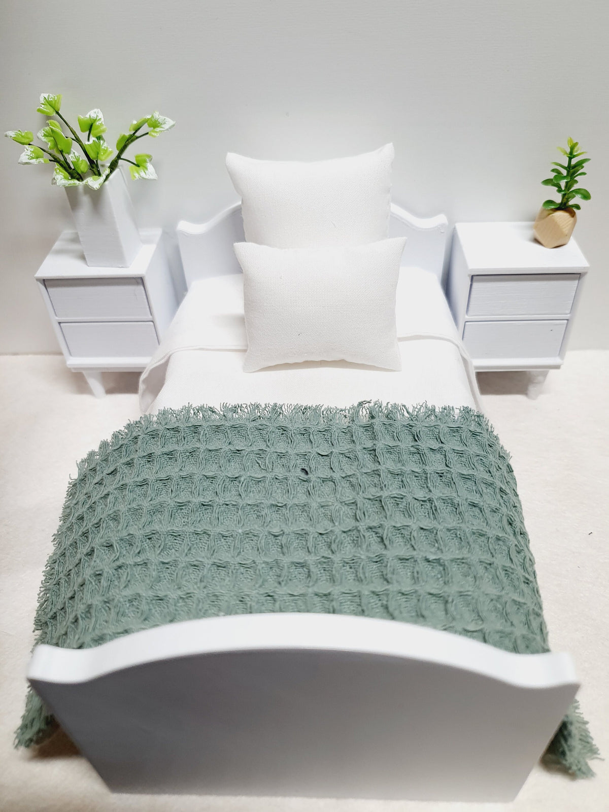 Junior Waffle Throw – alternate view 3 | 1:12 scale dolls house miniature