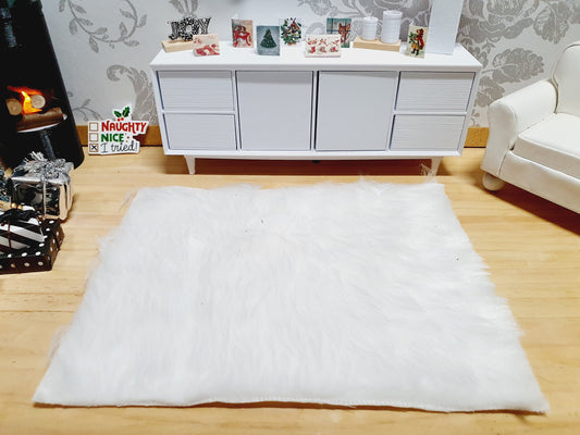White Short Pile Fur Rug | 1:12 scale dolls house miniature