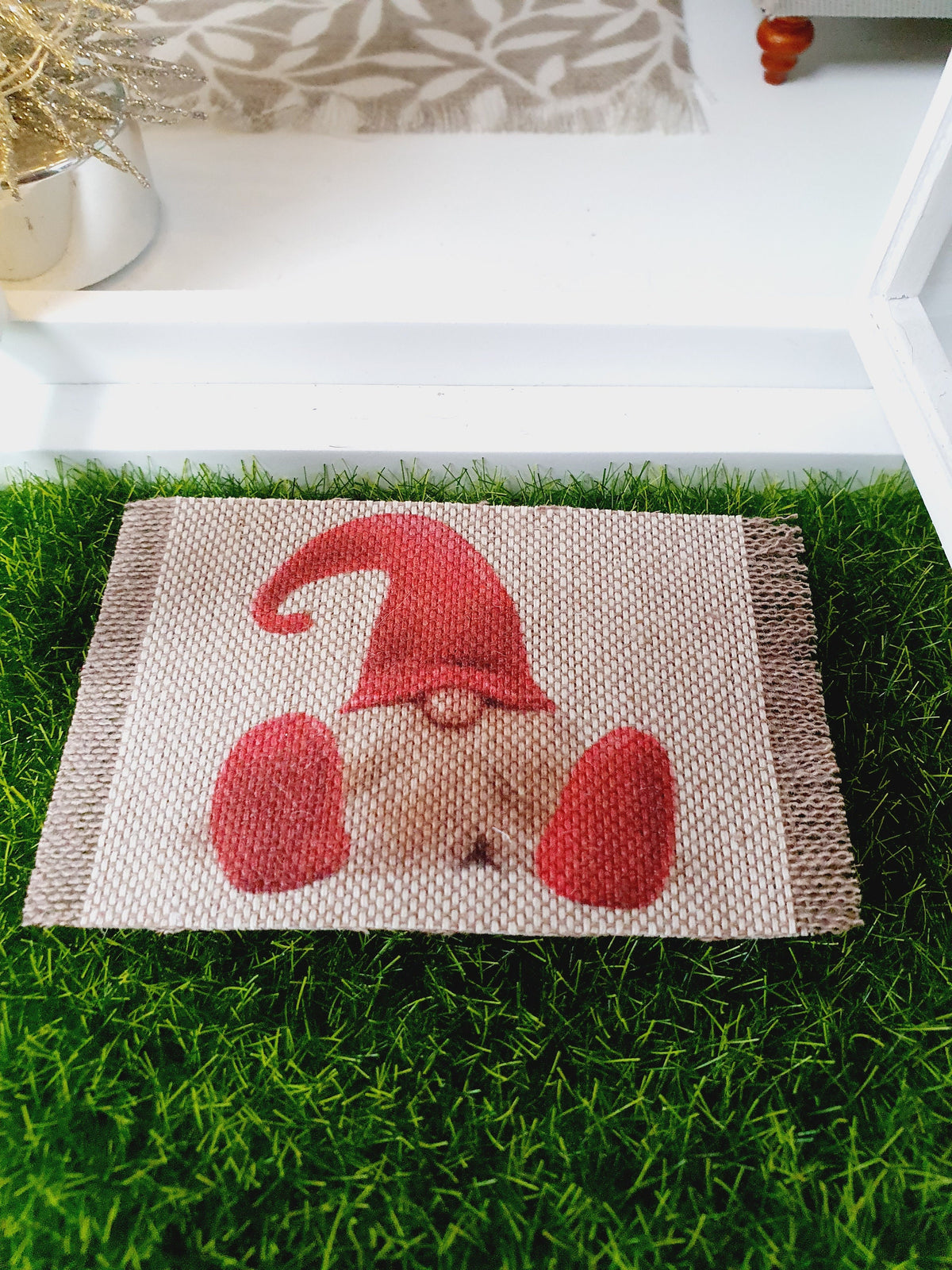 Christmas Fabric Door Mat – alternate view 2 | 1:12 scale dolls house miniature
